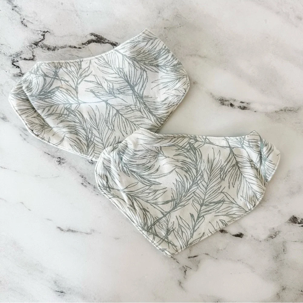 Goumi Matching Baby Bib Set